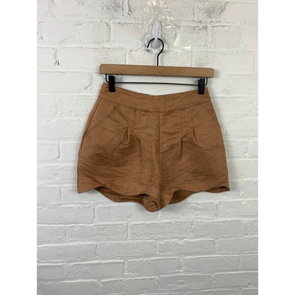 Finders Keepers Women's Low Rise Pockets Pleated Shorts Solid Brown Size 4 - Picture 1 of 4